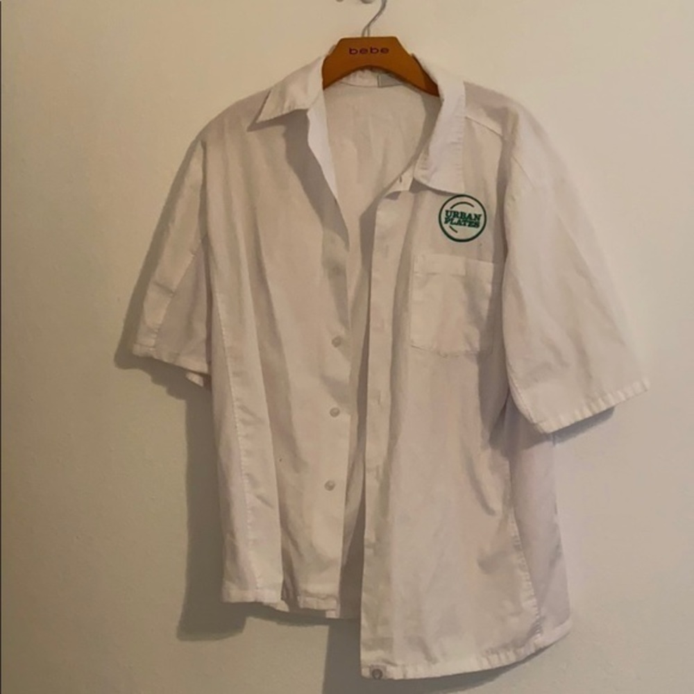 URBAN PLATES MEDIUM WHITE CHEF BUTTON DOWN SHIRT